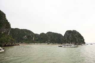 photo,material,free,landscape,picture,stock photo,Creative Commons,Halong Bay Daugo Island, , , , 