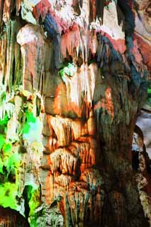 photo,material,free,landscape,picture,stock photo,Creative Commons,Halong Bay Tien Kung cave, , , , 