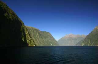 photo,material,free,landscape,picture,stock photo,Creative Commons,Milford Sound, , , , 