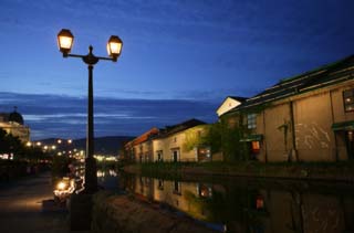 fotografia, materiale, libero il panorama, dipinga, fotografia di scorta,Otaru provvedere di canale* panorama di sera, canale, lampione, La superficie dell'acqua, negozio all'ingrosso di mattone