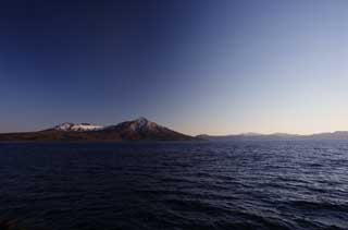 Foto, materiell, befreit, Landschaft, Bild, hat Foto auf Lager,Zeit des Sees Shikotsu-ko, See, Ich mache es, und es ist Seenkunst, Ufer, Die schneebedeckten Berge