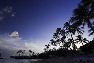 Foto, materiell, befreit, Landschaft, Bild, hat Foto auf Lager,Es ist ein Strand bei Dunkelheit, sandiger Strand, Dmmerung, Lasi, blauer Himmel