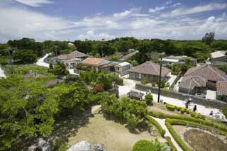 Foto, materiell, befreit, Landschaft, Bild, hat Foto auf Lager,Taketomi-jima Island-Stadt Gebiet, Dach, Okinawa, Ziegel, Wolke