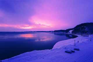 Foto, materieel, vrij, landschap, schilderstuk, bevoorraden foto,De dageraad van Okhotsk, De kustlijn, Dageraad, Het is besneeuwd, Paarsachtig rood