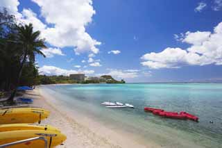 Foto, materiell, befreit, Landschaft, Bild, hat Foto auf Lager,Ein Strand des Golfes von Tumon, sandiger Strand, Meerwasser, setzen Sie Schirm auf Strand, Kajak