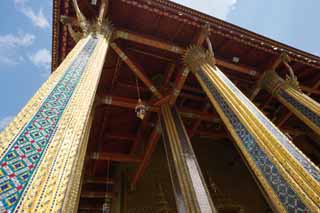 fotografia, materiale, libero il panorama, dipinga, fotografia di scorta,Un pilastro del Tempio dello Smeraldo Budda sala principale di un tempio buddista, Oro, Budda, Tempio dello smeraldo Budda, Facendo il turista