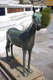 photo,material,free,landscape,picture,stock photo,Creative Commons,A bronze statue of Wat Suthat, temple, horse, bronze statue, Bangkok