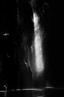 Foto, materiell, befreit, Landschaft, Bild, hat Foto auf Lager,Ein Wasserfall von Takachiho-kyo frisst sich voll, Schlucht, Spray des Wassers, Klippe, natrliches Monument