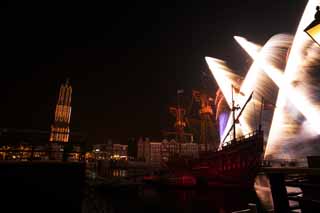 photo, la matire, libre, amnage, dcrivez, photo de la rserve,C'est des feux d'artifice sur un voilier, bateau, Feux d'artifice, spectacle, La mer