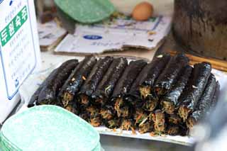 photo,material,free,landscape,picture,stock photo,Creative Commons,The vinegared rice rolled in dried laver of the stand, Vinegared rice rolled in dried laver, Vinegared rice rolled in dried laver, Supper, stand