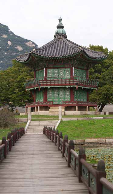 photo,material,free,landscape,picture,stock photo,Creative Commons,Hyangwonjeong of Kyng-bokkung, wooden building, world heritage, An arbor, Suiko Bridge