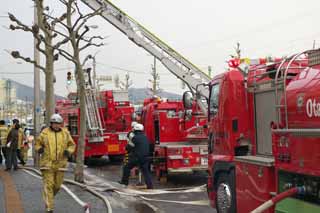 photo,material,free,landscape,picture,stock photo,Creative Commons,Emergency mobilization, Fire, Fire truck, Rescue operations, FIRE FIGHTING