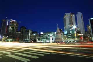 photo,material,free,landscape,picture,stock photo,Creative Commons,Night in front of the city hall, light line, building, car, Tail lamp