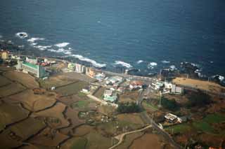 photo,material,free,landscape,picture,stock photo,Creative Commons,Cheju Island, volcanic island, Row of houses along a city street, road, field