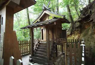 photo,material,free,landscape,picture,stock photo,Creative Commons,Omiwa shrine dedicated treasure Shinto shrine, Shinto straw festoon, Prevention against evil, Precincts, Shinto