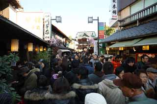 Foto, materiell, befreit, Landschaft, Bild, hat Foto auf Lager,Der Ansatz zu Shibamata Taishaku-zehn Tempel, Deva-Tor, Neujahr besucht zu einem schintoistischen Schrein, Verehrer, Groartiger Stau