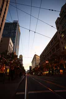 Foto, materiell, befreit, Landschaft, Bild, hat Foto auf Lager,San Francisco der Dmmerung, Bei Dunkelheit, Auto, Gebude, Reihe von Husern an einer Stadtstrae