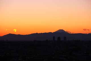 photo,material,free,landscape,picture,stock photo,Creative Commons,Mt. Fuji of the dusk, Mt. Fuji, building, light line, mountain