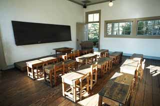 Foto, materiell, befreit, Landschaft, Bild, hat Foto auf Lager,Meiji-mura-Dorf Museum Mie gewhnliche normale Schule-/ reiche-Personengrundschule, Plattform, Schreibtisch, Stuhl, Klassenzimmer
