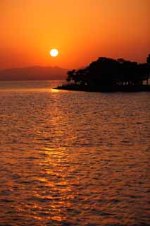 fotografia, materiale, libero il panorama, dipinga, fotografia di scorta,Il sole di setting di Lago Shinji-ko, Il sole, La superficie dell'acqua, Isola di sposa, 100 selezioni di sole di setting giapponese