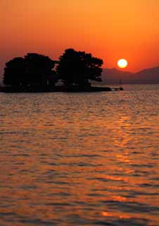 photo,material,free,landscape,picture,stock photo,Creative Commons,The setting sun of Lake Shinji-ko, The sun, The surface of the water, Bride Island, 100 selections of Japanese setting sun