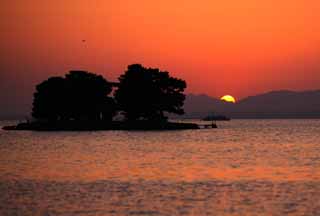 fotografia, materiale, libero il panorama, dipinga, fotografia di scorta,Il sole di setting di Lago Shinji-ko, Il sole, La superficie dell'acqua, Isola di sposa, 100 selezioni di sole di setting giapponese